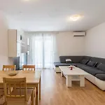 Pujanke Residence - Large 3 Bedroom Apartment